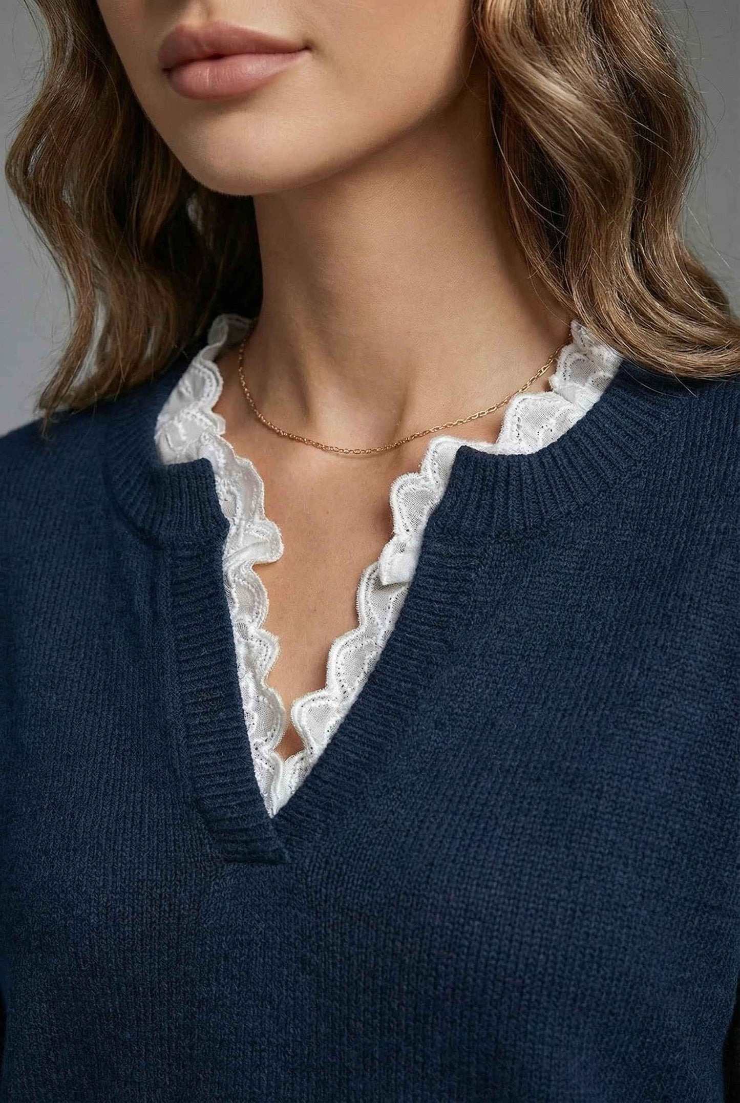Elegant Feminine Blouse with Soft Fabric and Versatile Design - Jamota