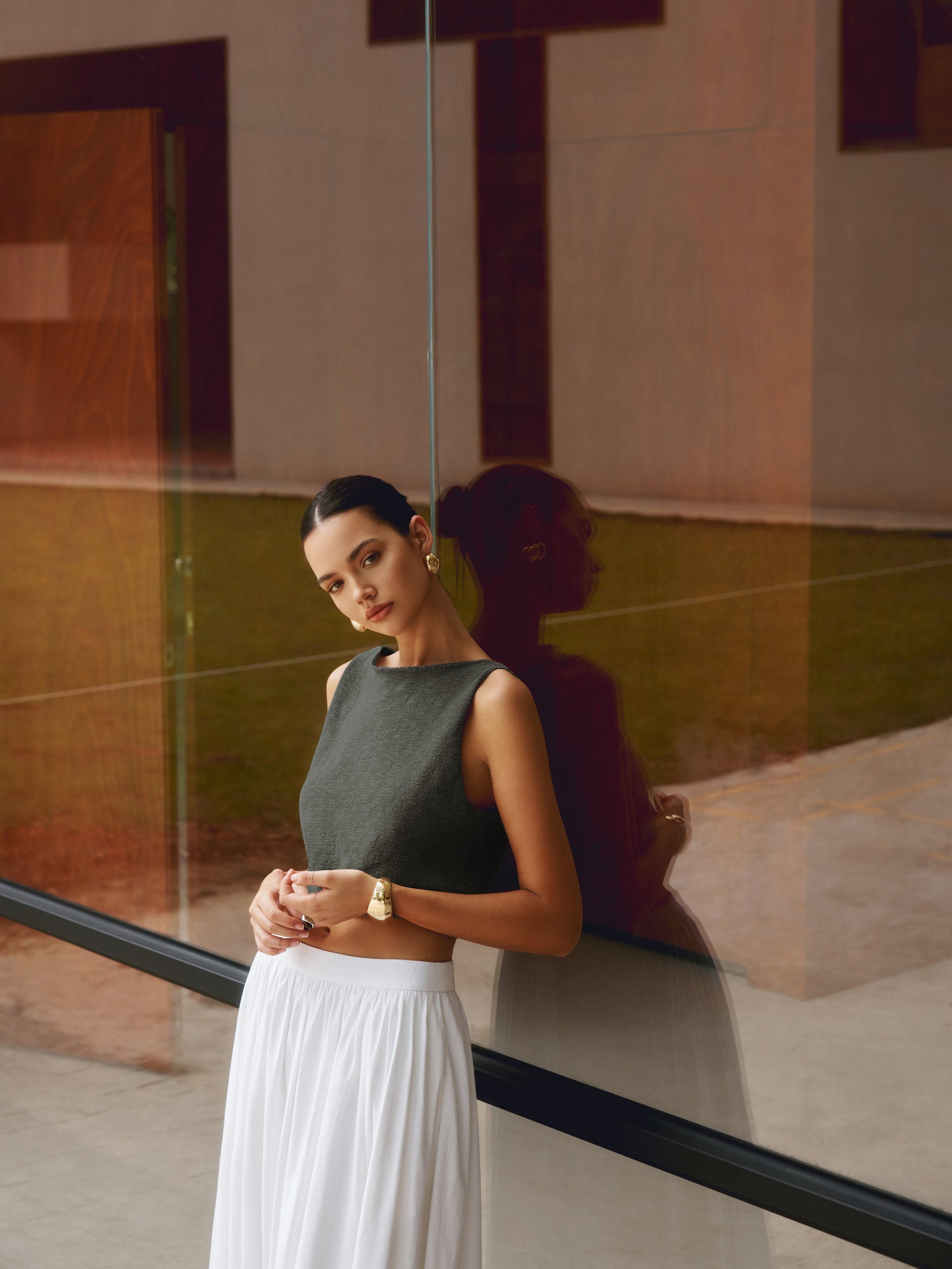 Stylish White Sleeveless Crop Top with Soft Fabric and Tailored Fit - Jamota