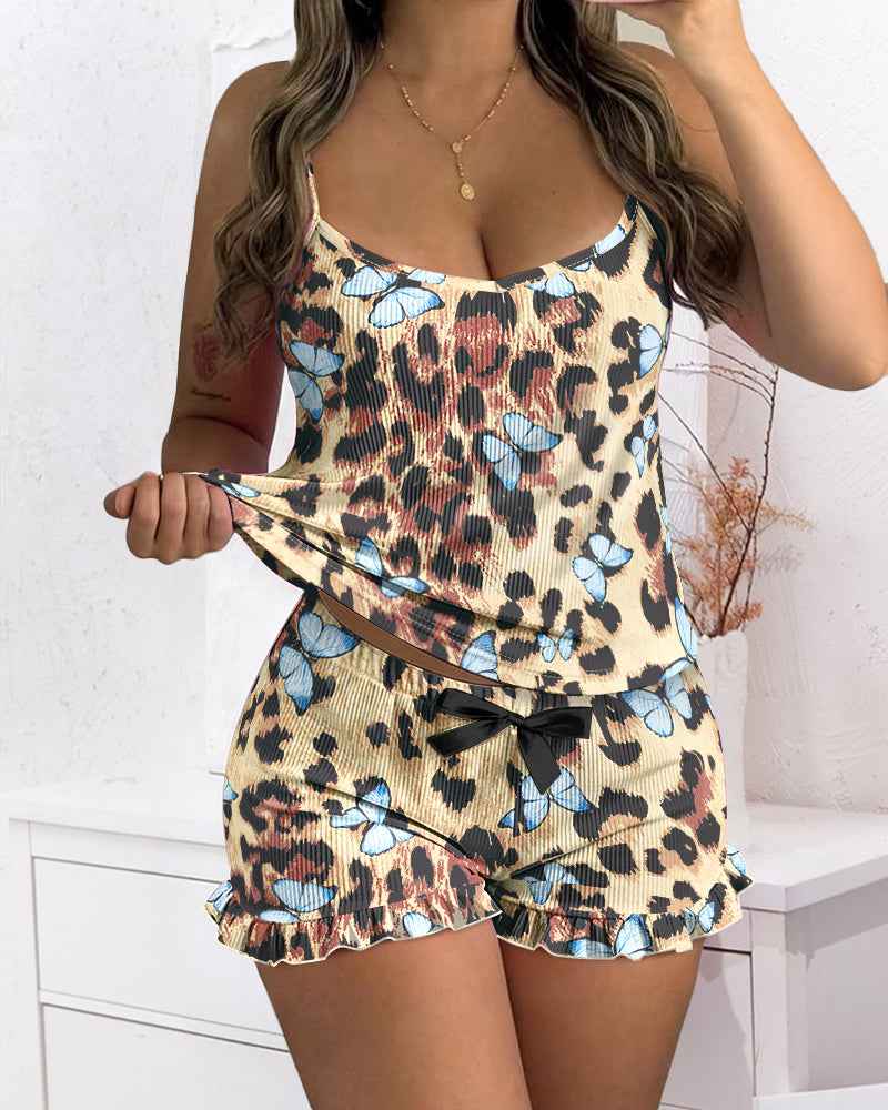 Chic Leopard Butterfly Pajama Set with Soft Ribbed Fabric & Elegant De