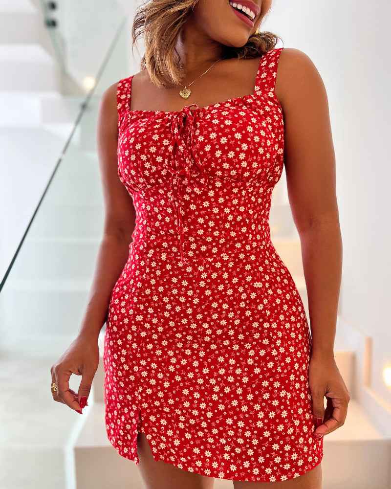 Stylish Floral Summer Romper with Adjustable Straps and Pockets - Jamota