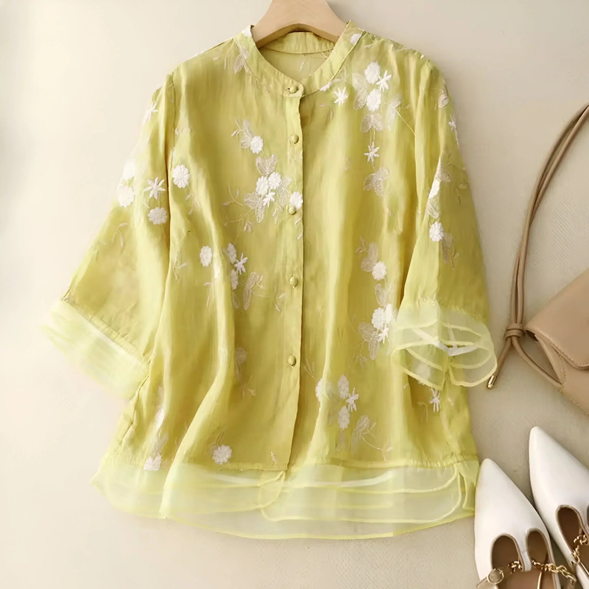 Elegant Floral Women's Top with Lightweight Fabric and Comfortable Fit - Jamota