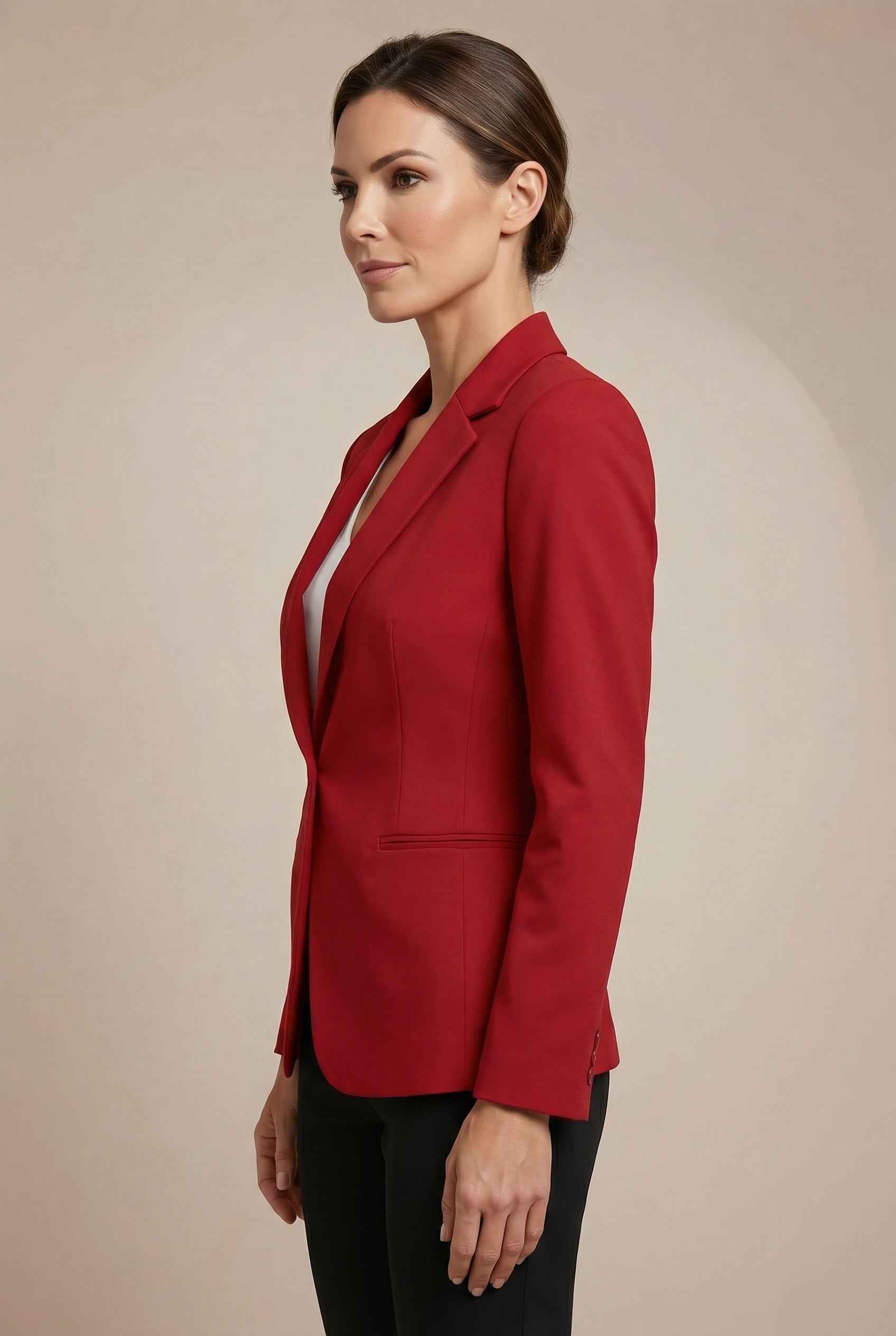 Elegant Tailored Slim Fit Blazer with Padded Shoulders & Pocket Detail - Jamota