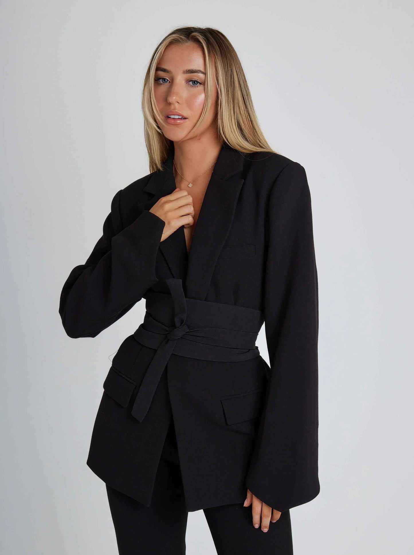 Sophisticated Tailored Belted Blazer with Pockets and Lined Interior - Jamota