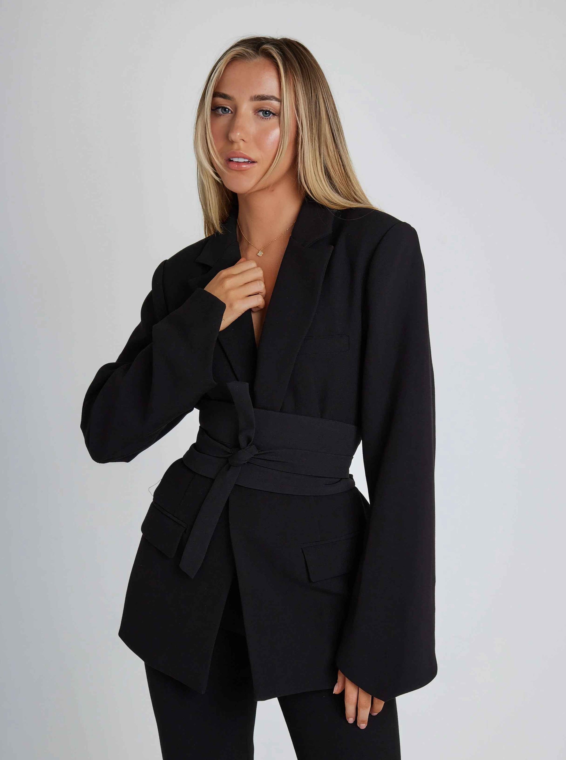 Sophisticated Tailored Belted Blazer with Pockets and Lined Interior - Jamota