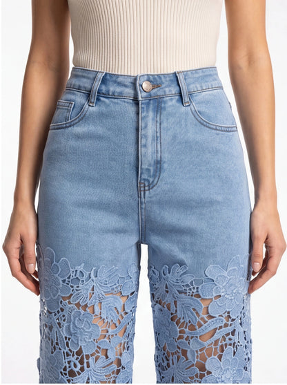 Stylish High-Waist Wide-Leg Jeans with Stretch Fabric and Relaxed Fit