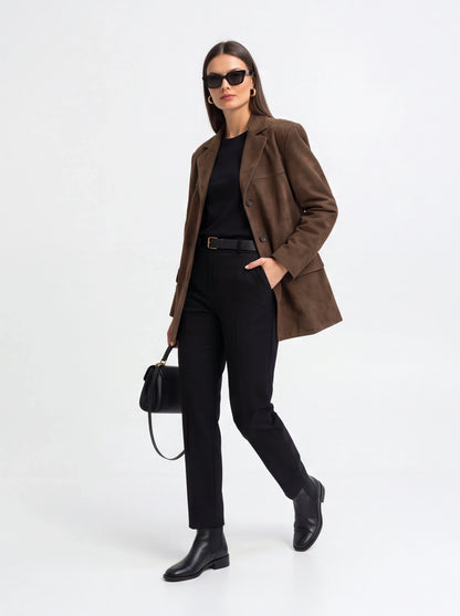 Elegant Brown Tailored Blazer with Padded Shoulders and Slim Fit