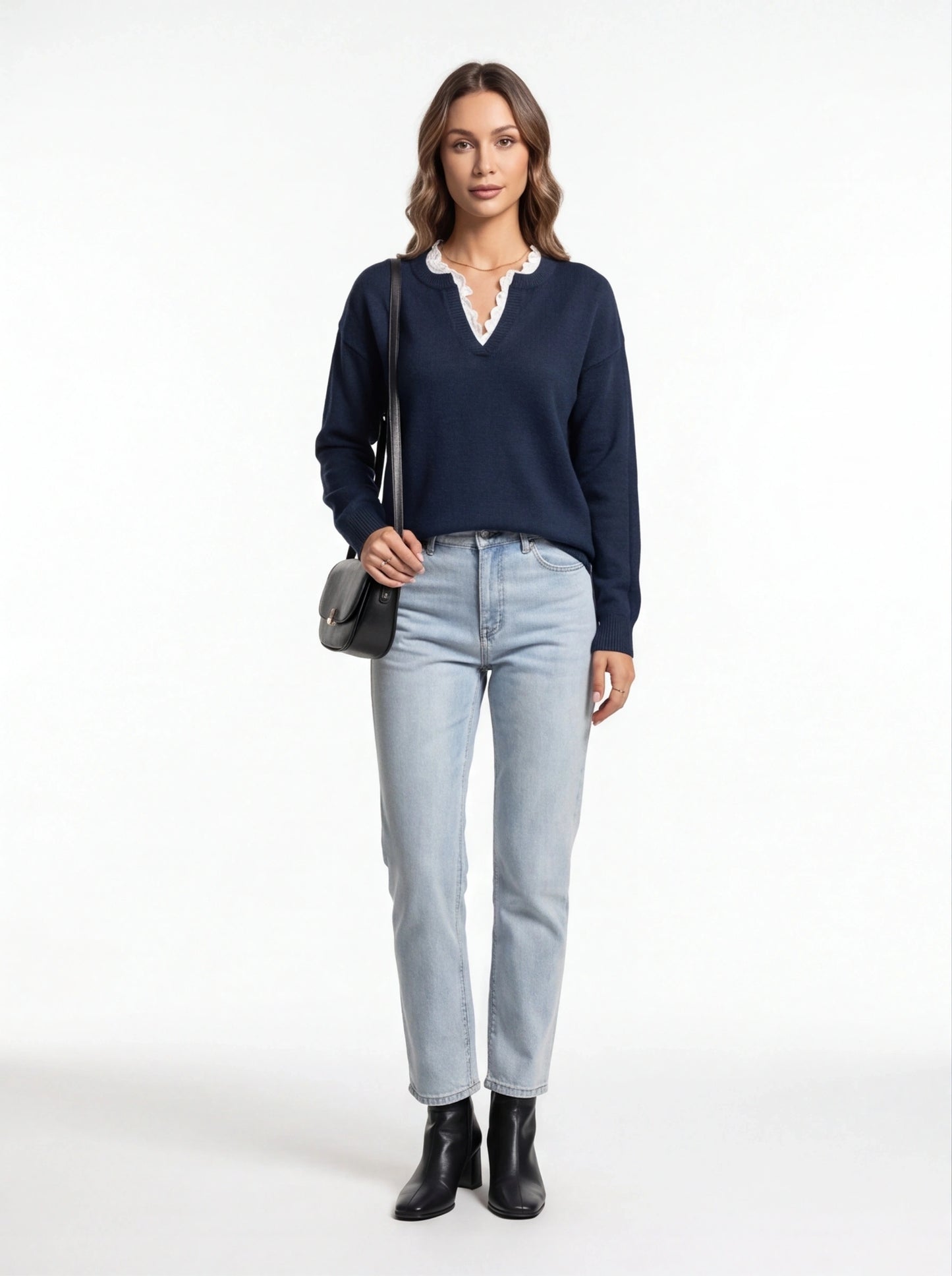 Elegant Feminine Blouse with Soft Fabric and Versatile Design