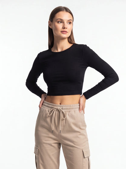 Stylish High-Waist Black Cargo Trousers with Pockets and Stretch Fabri