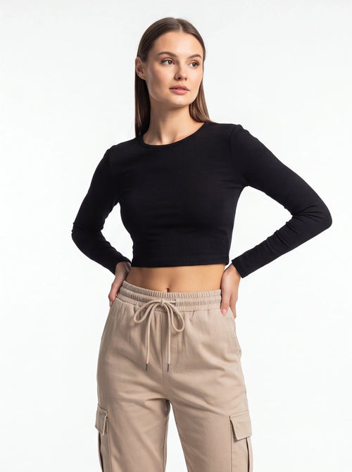 Stylish High-Waist Black Cargo Trousers with Pockets and Stretch Fabri