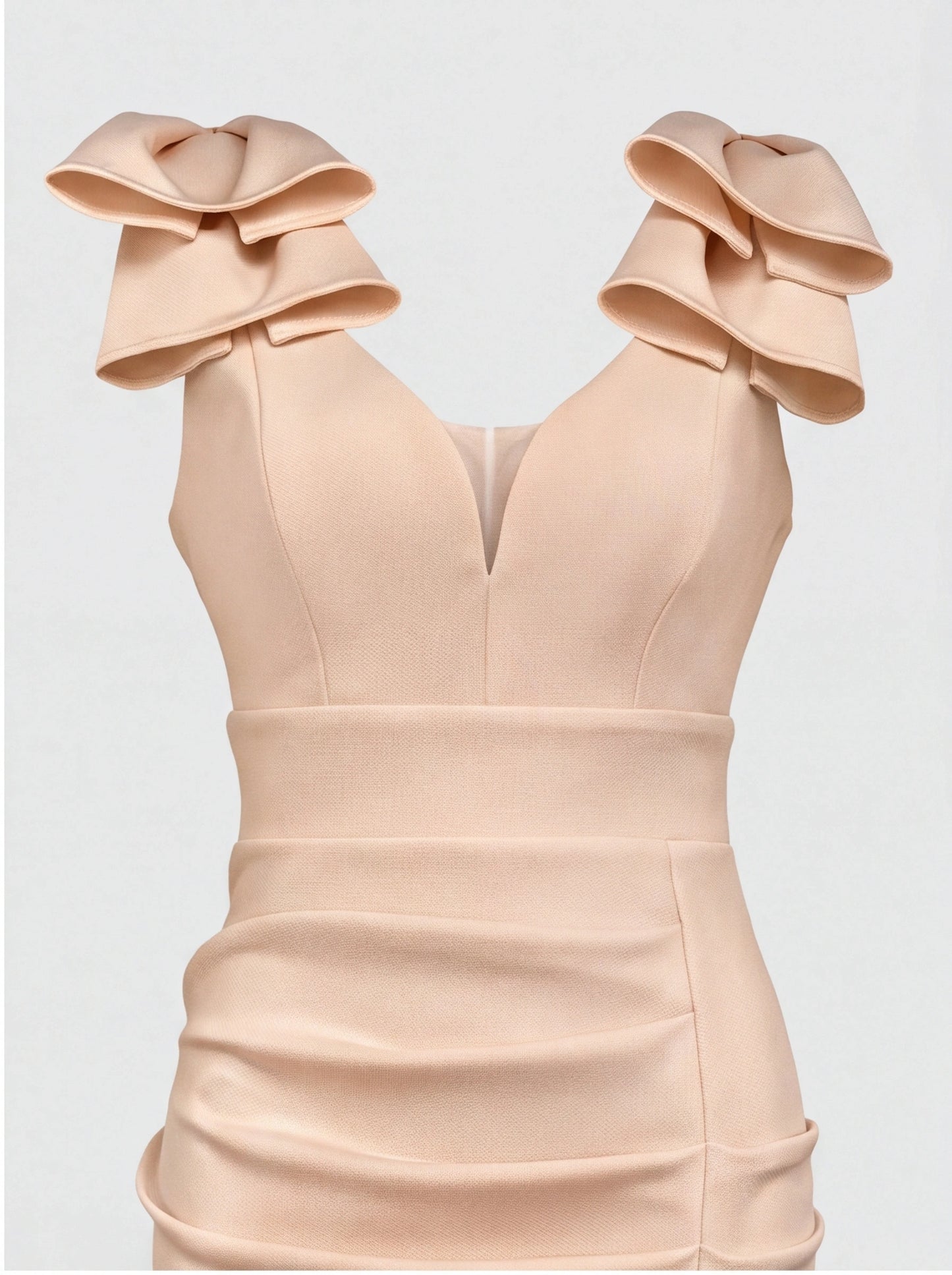 Chic Elegant Midi Cocktail Dress with Sleeveless Design and Flattering